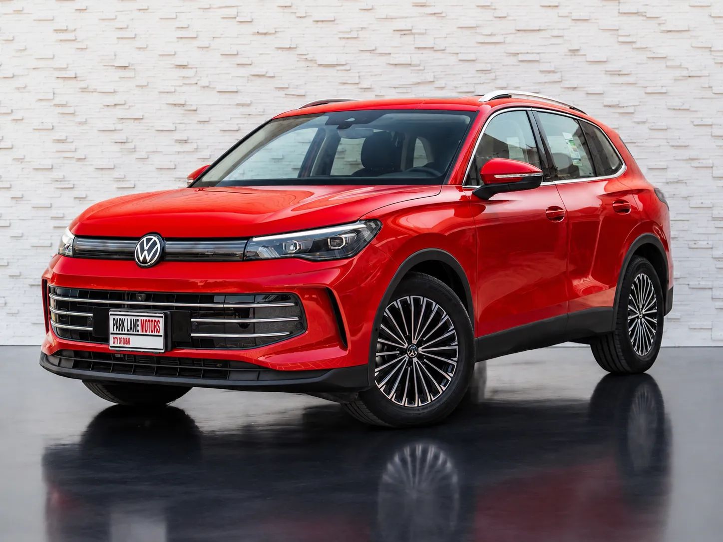 2024 Volkswagen Tiguan photo 2