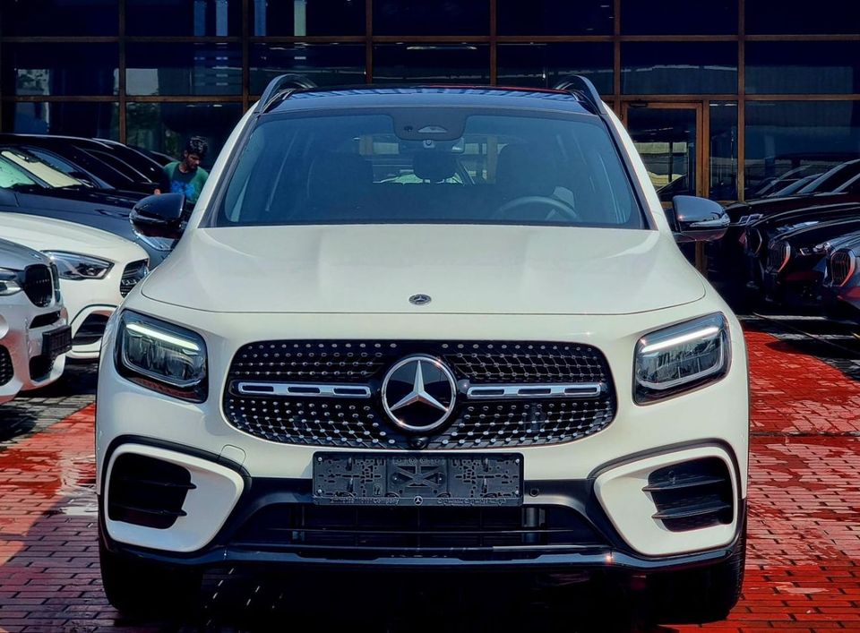 2025 Mercedes-Benz GLB 200