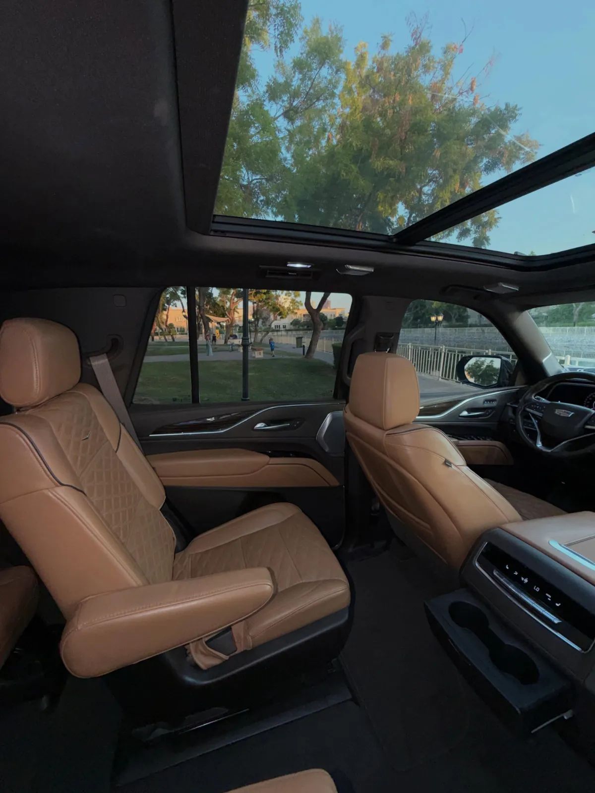 2022 Cadillac Escalade photo 4