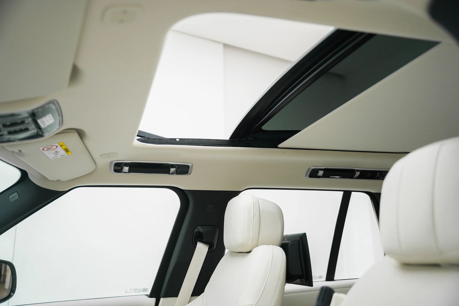 2026 Land Rover Range Rover photo 5