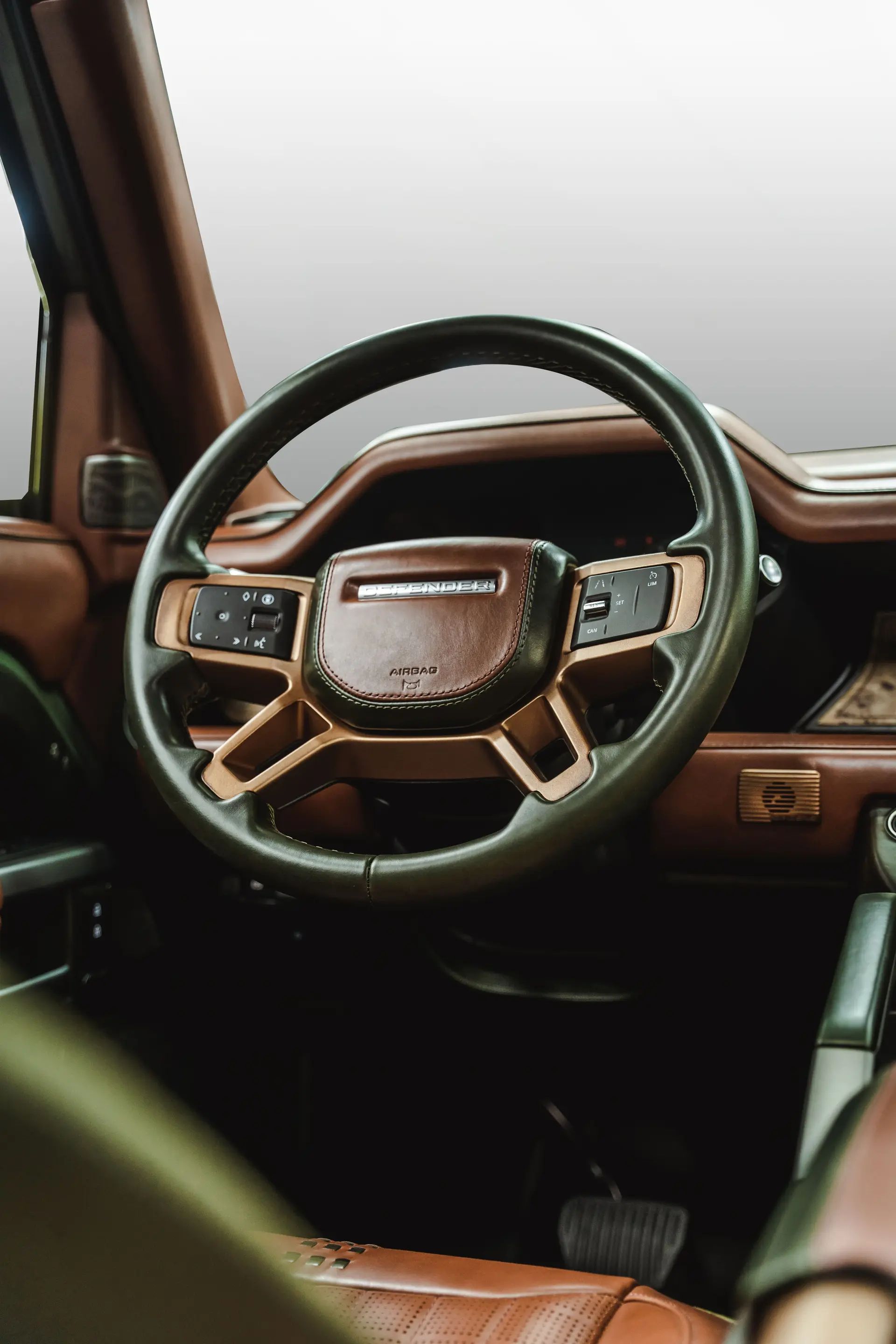 2026 Land Rover Defender photo 5