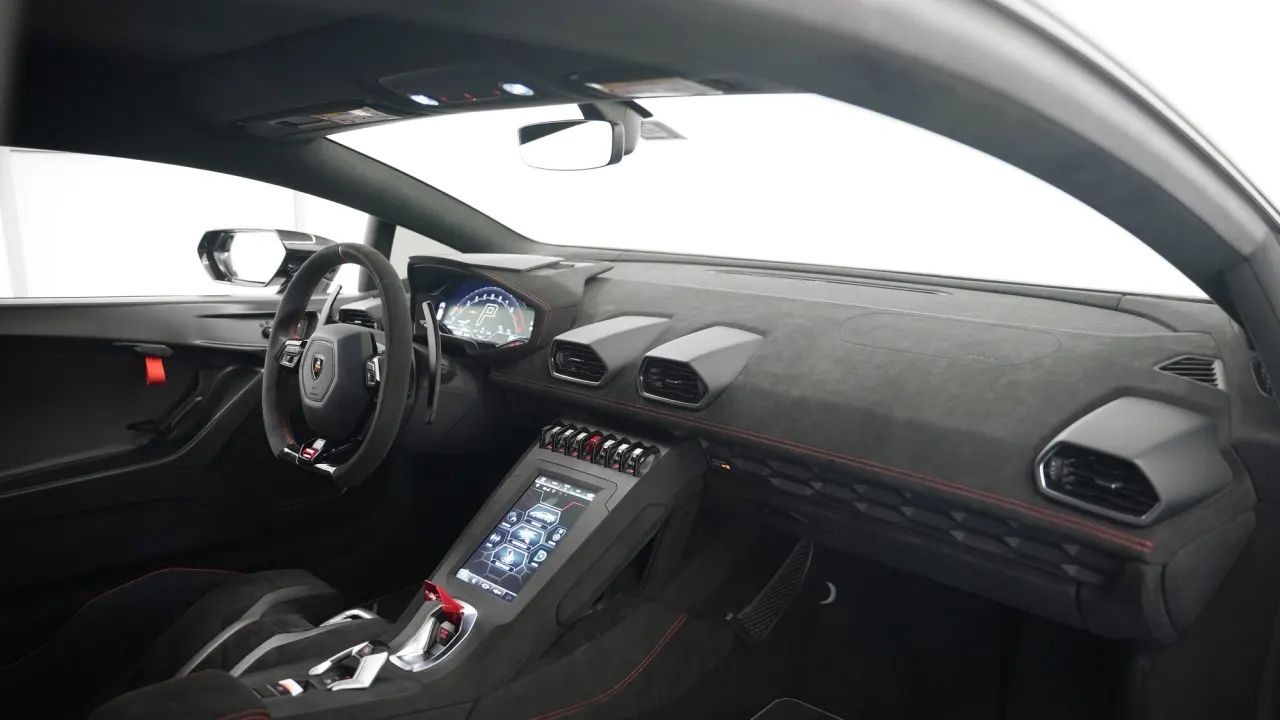 2021 Lamborghini Huracan photo 3