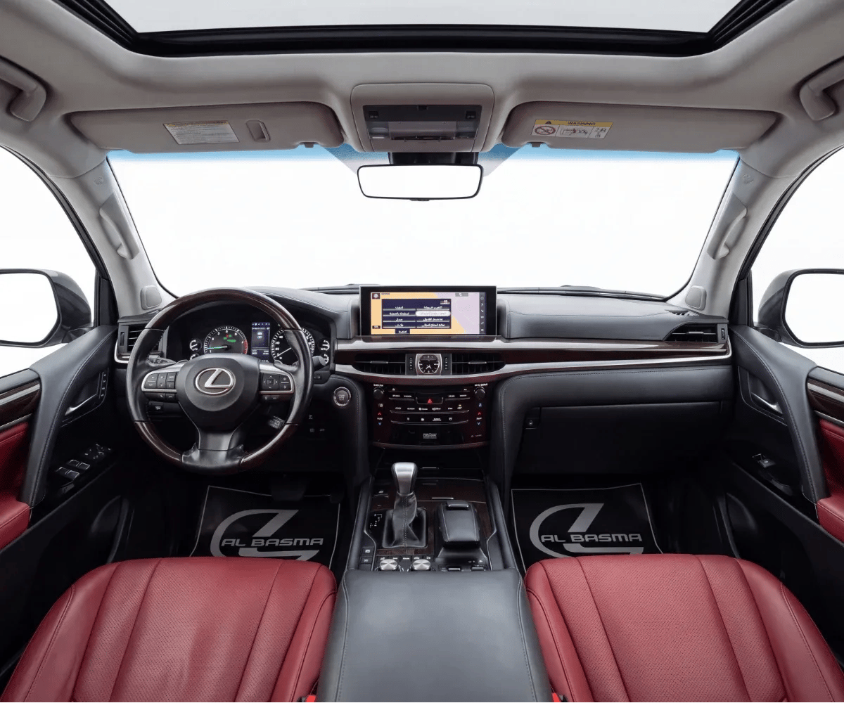 2016 Lexus LX570 photo 2