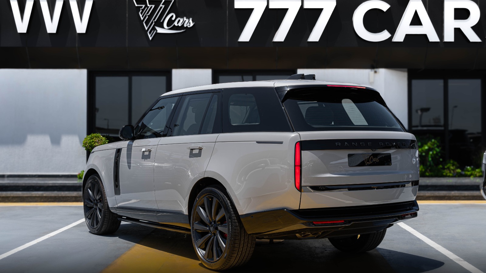 2026 Land Rover Range Rover photo 5