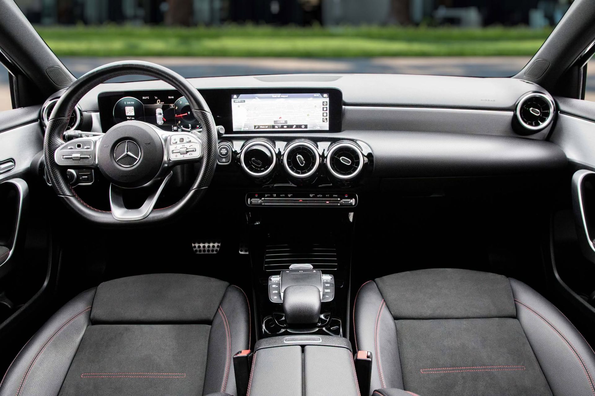 2021 Mercedes-Benz A200 photo 3