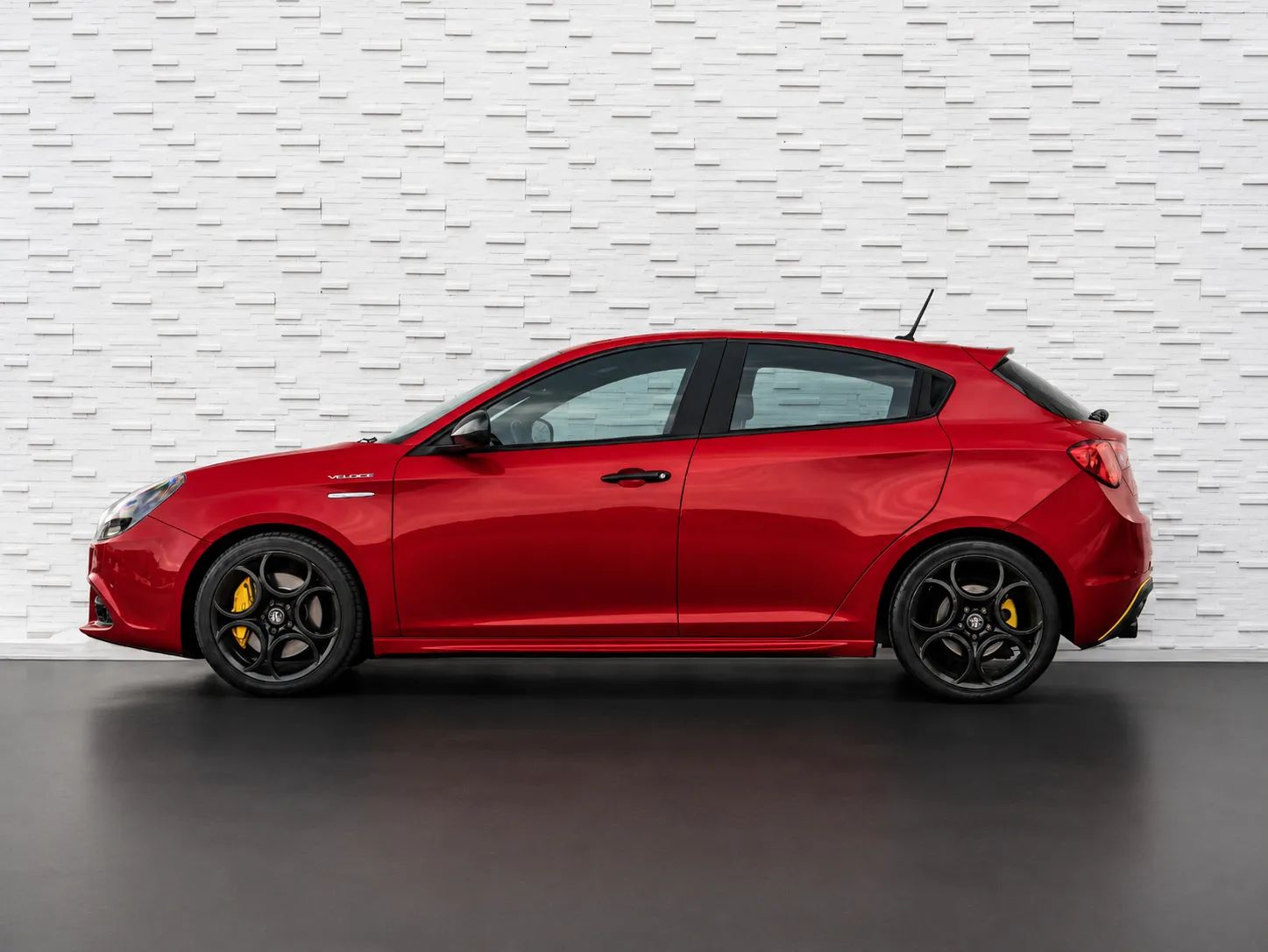 2021 Alfa Romeo Giulietta photo 2