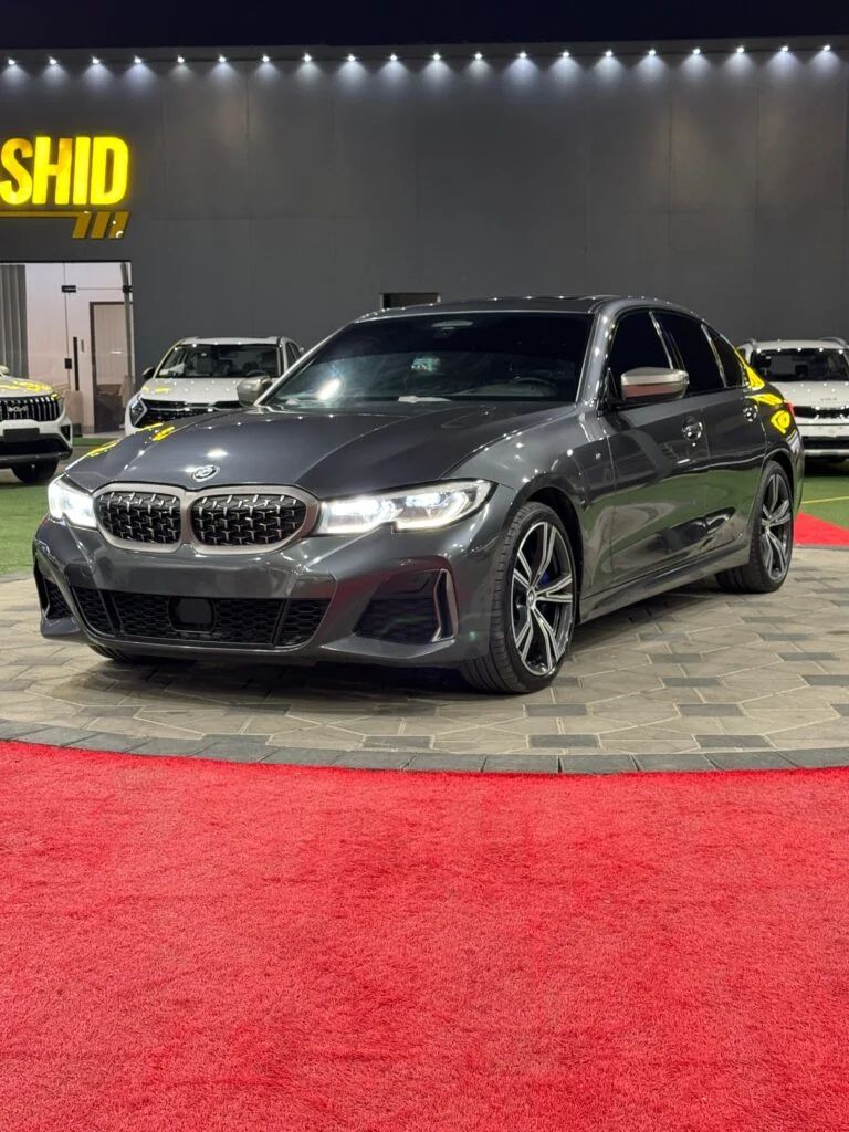 2022 BMW 3 Series photo 2