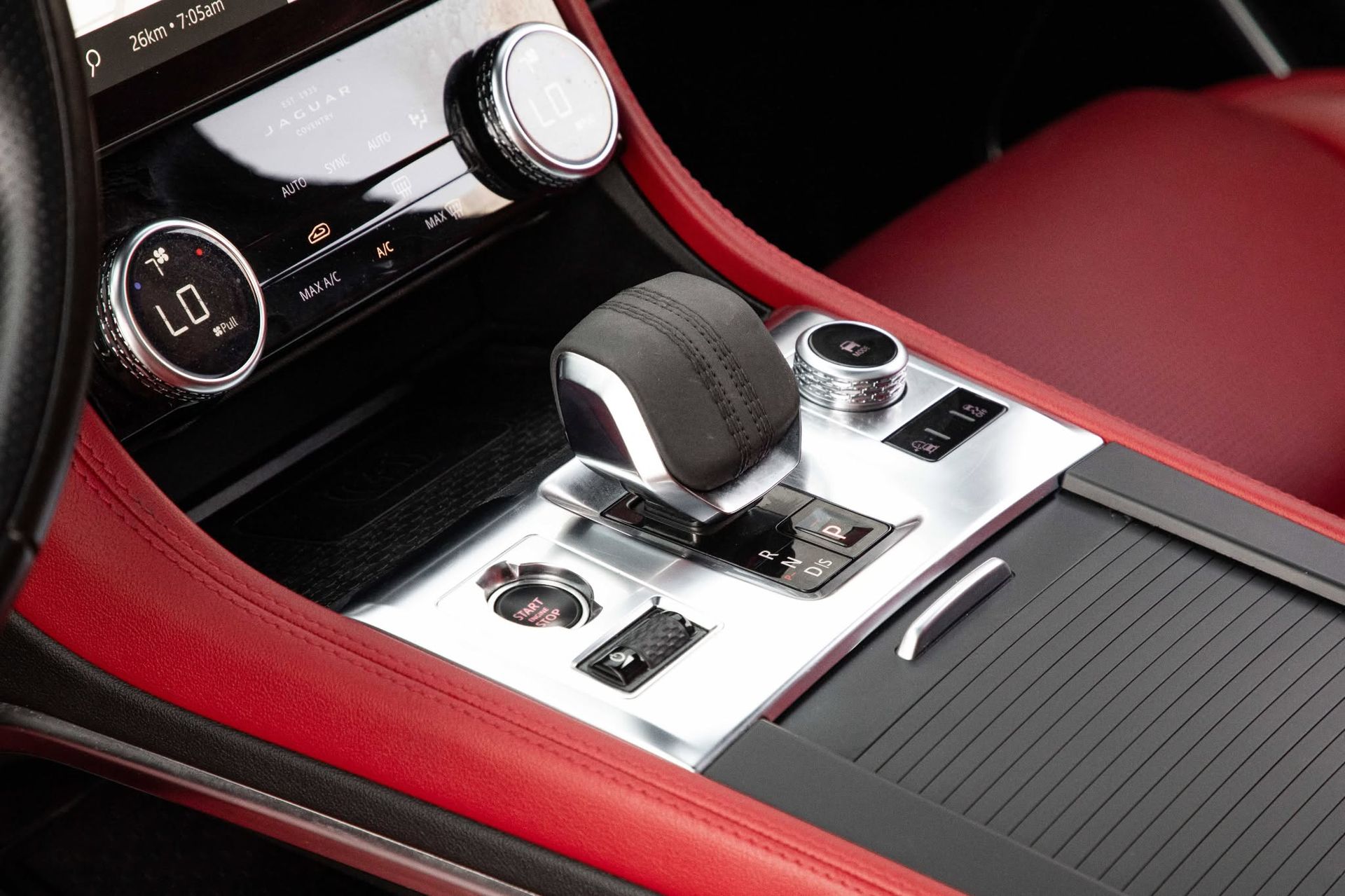 2021 Jaguar F-Pace photo 5