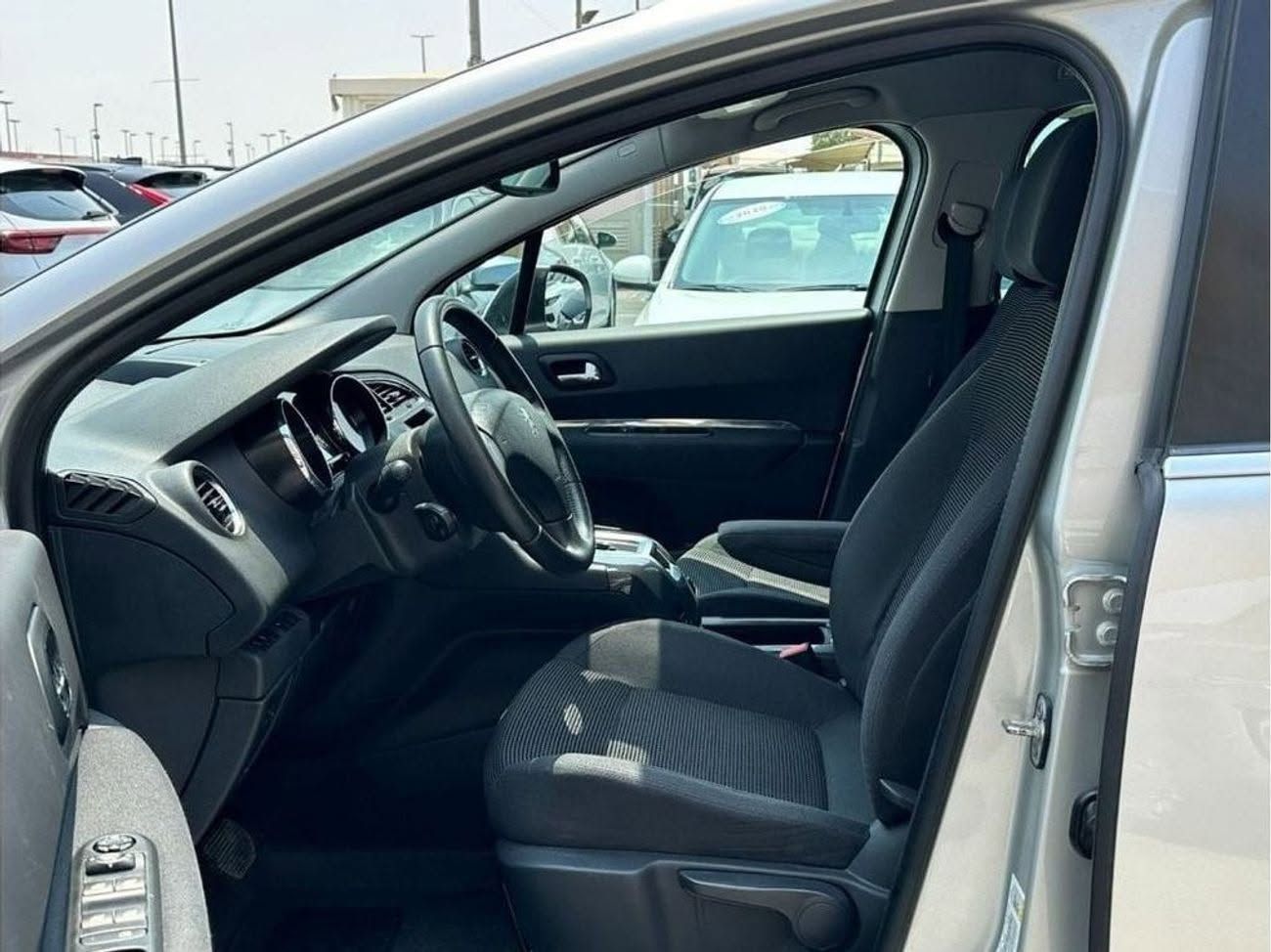 2016 Peugeot 5008 photo 3