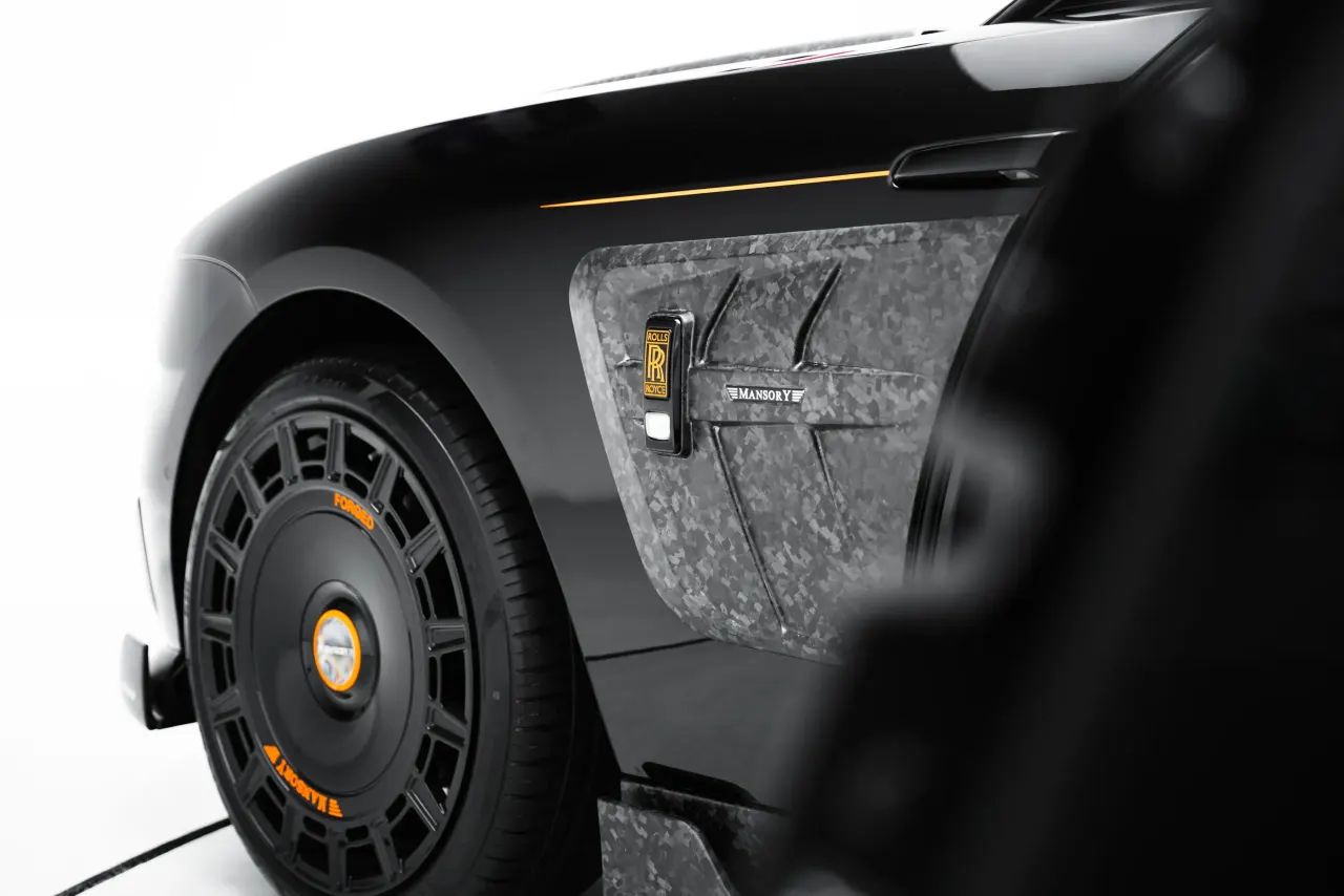 2024 Rolls-Royce Spectre photo 5