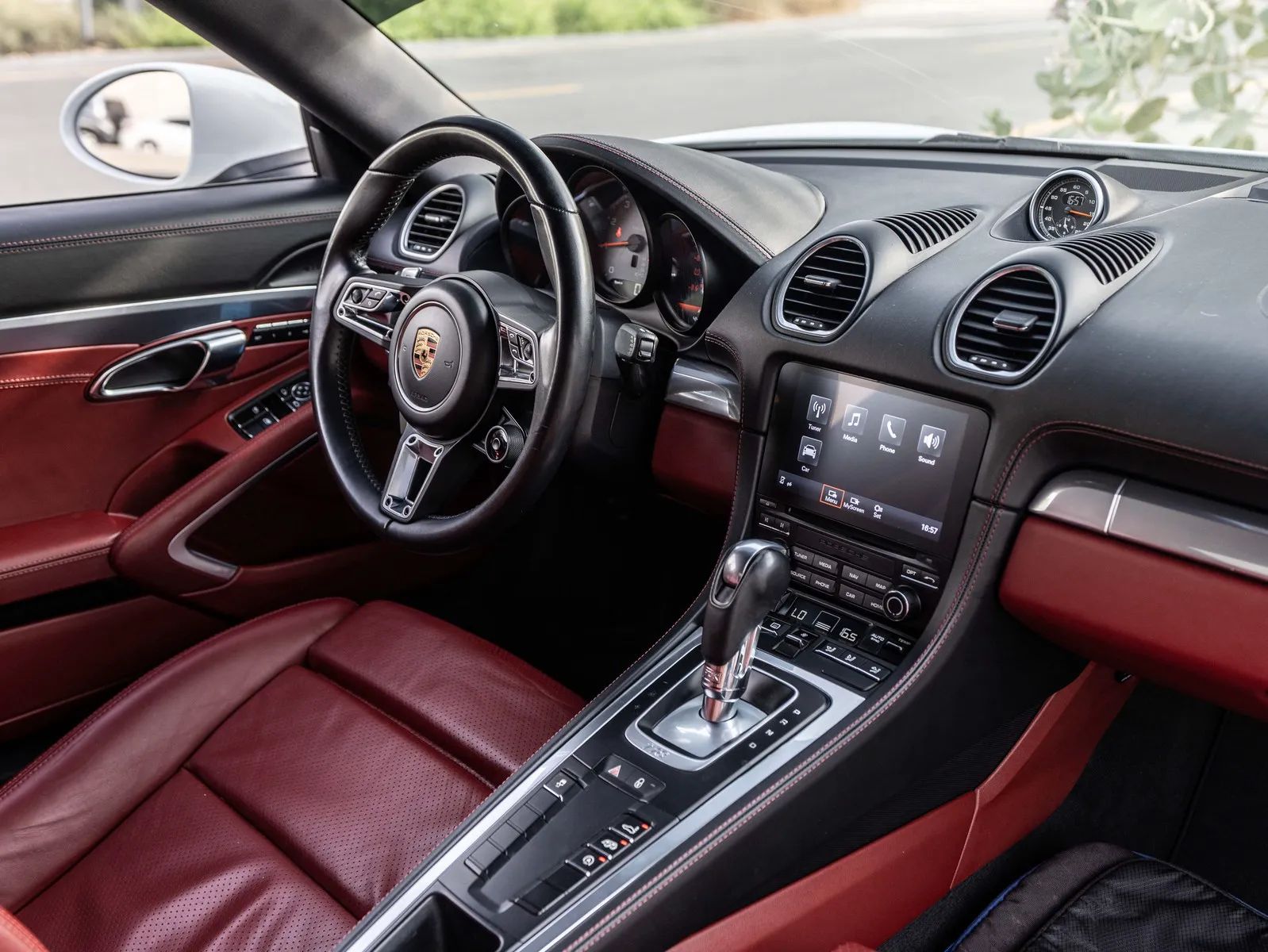 2017 Porsche 718 Cayman S photo 5
