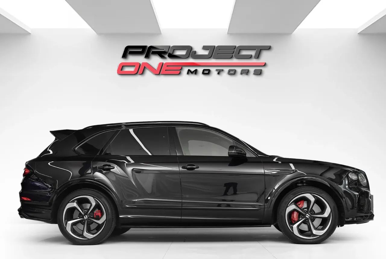 2022 Bentley Bentayga photo 2