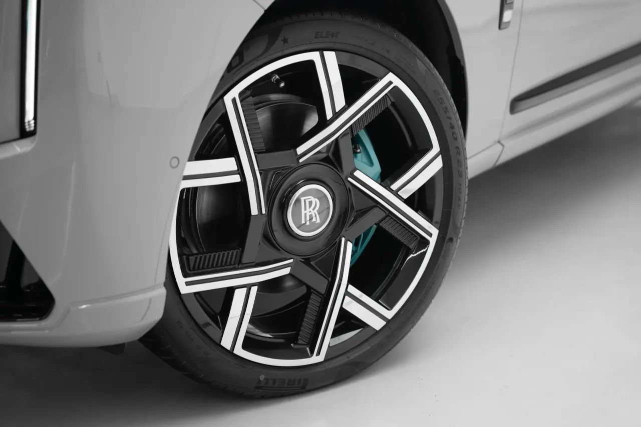 2025 Rolls-Royce Cullinan photo 5