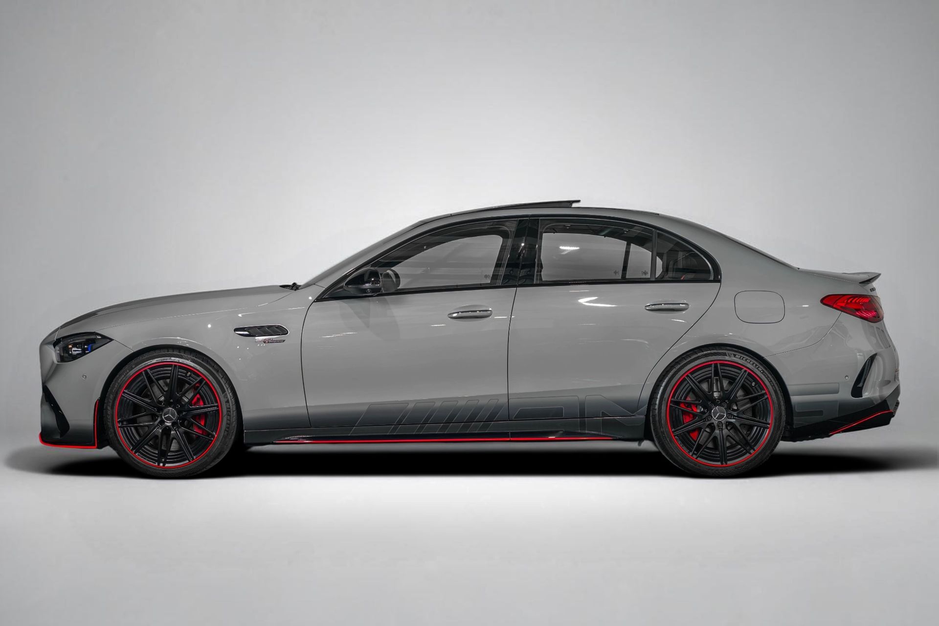2025 Mercedes-Benz AMG GT photo 3