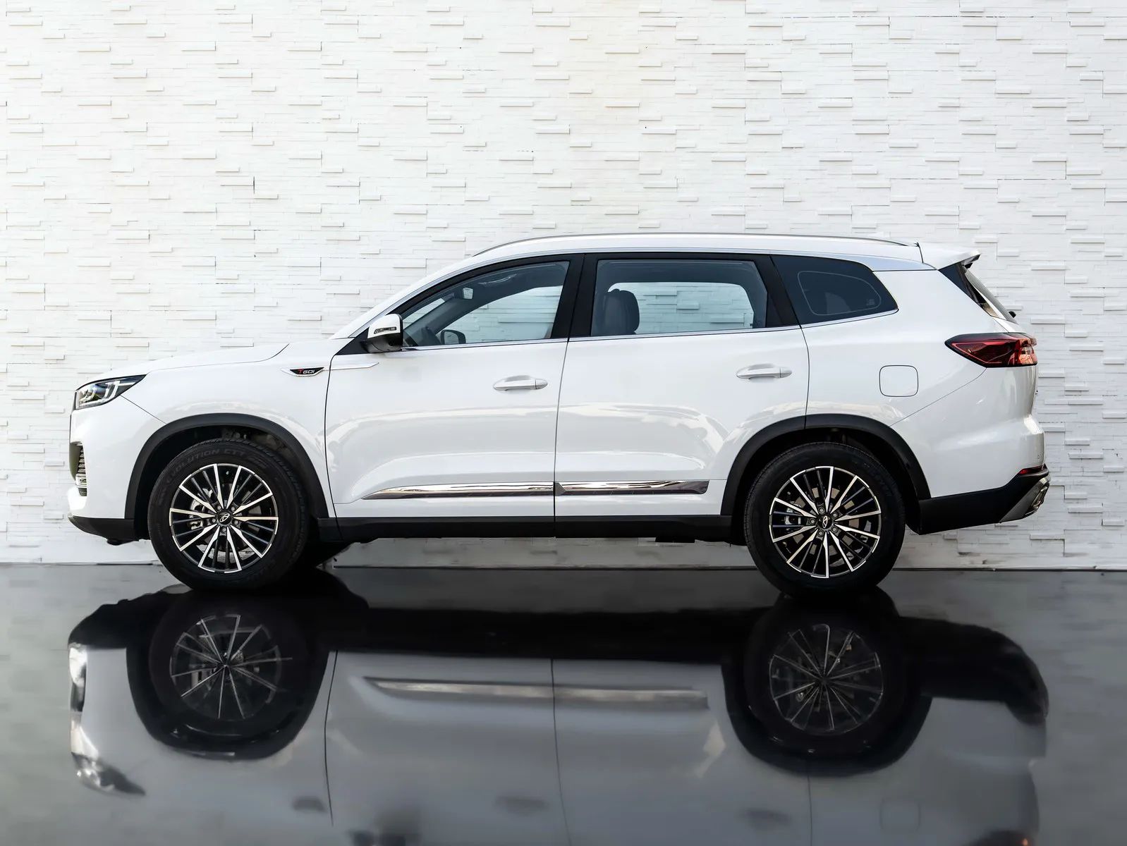 2025 Chery Tiggo 8 Pro photo 2