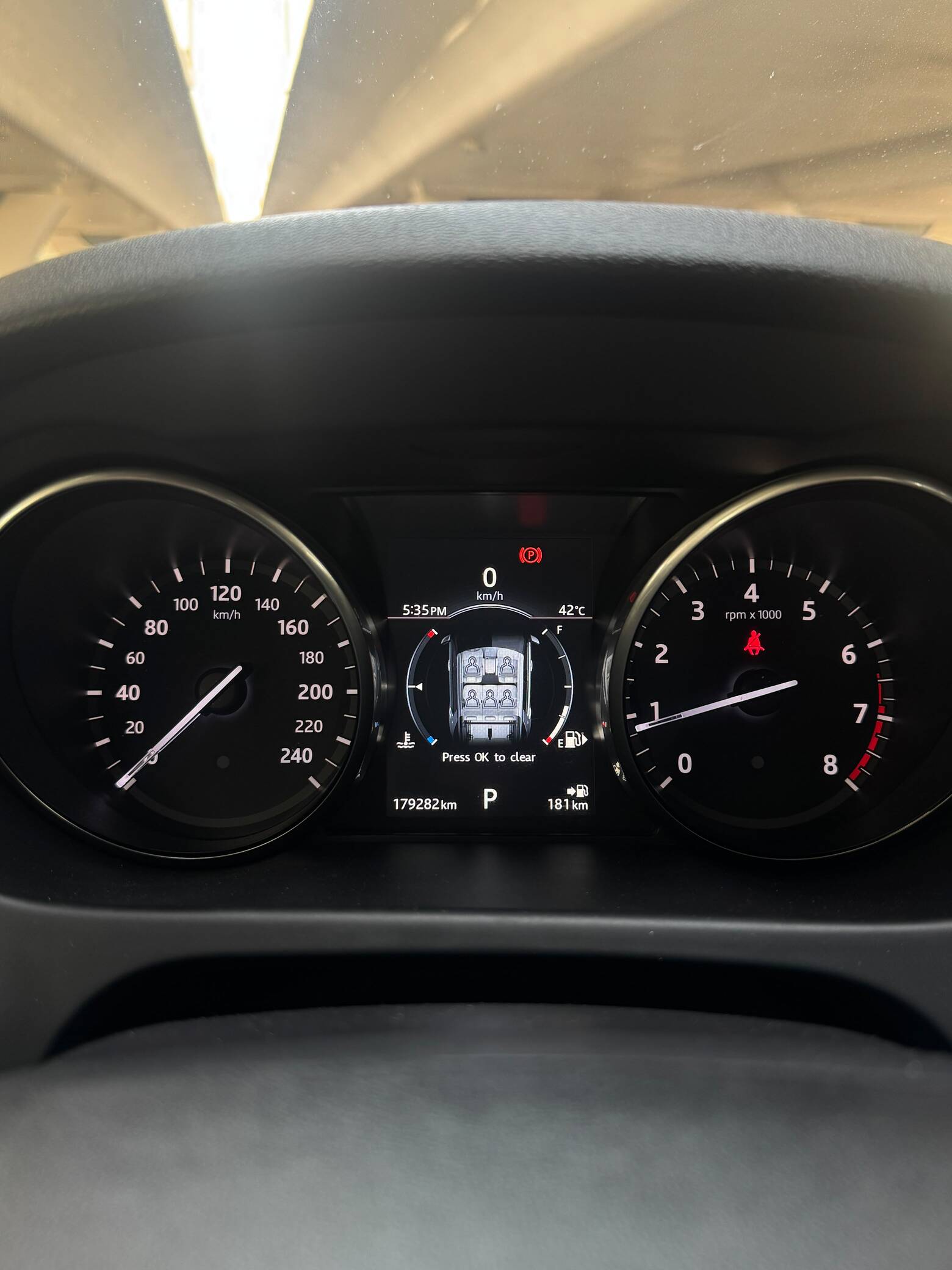 2017 Land Rover Discovery Sport photo 3
