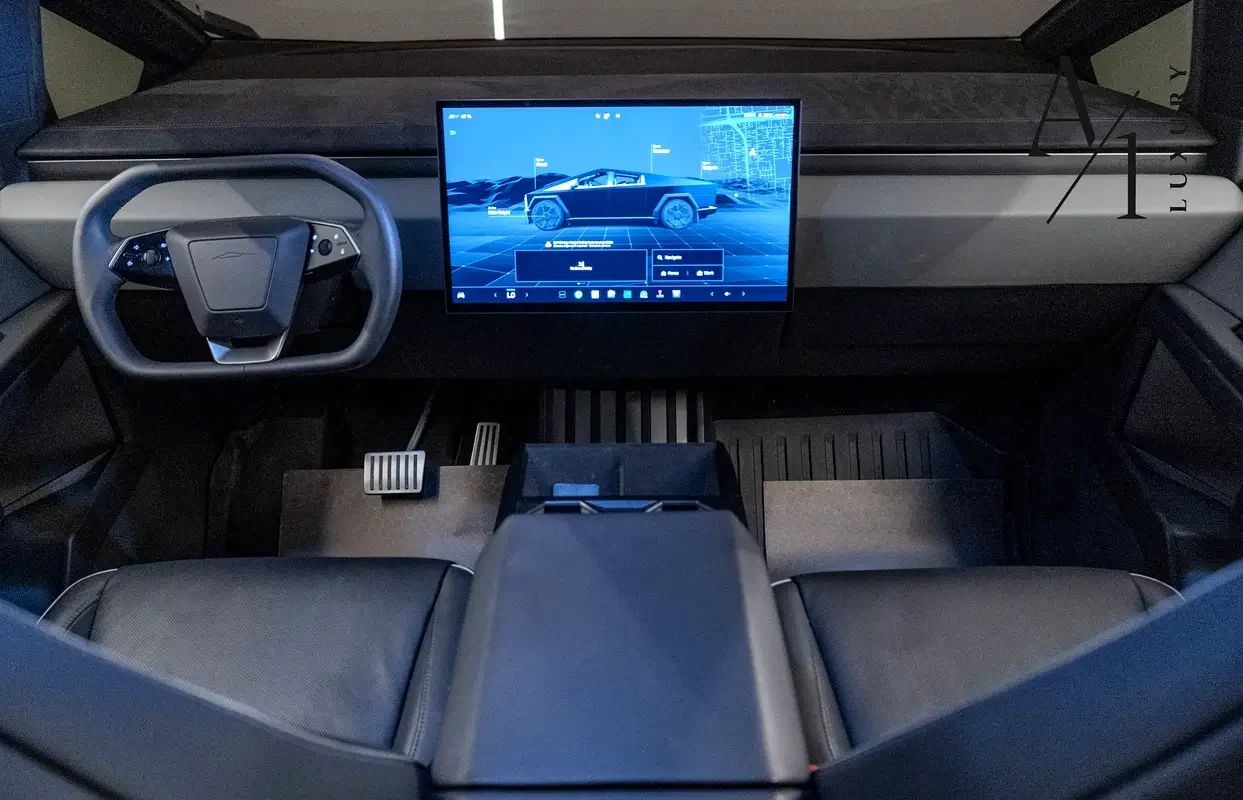 2024 Tesla Cybertruck photo 3