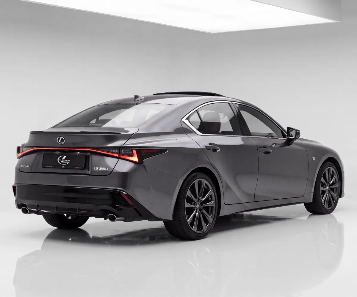 2024 Lexus IS photo 5