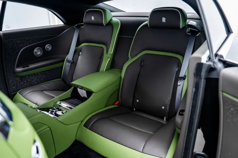 2024 Rolls-Royce Spectre photo 4