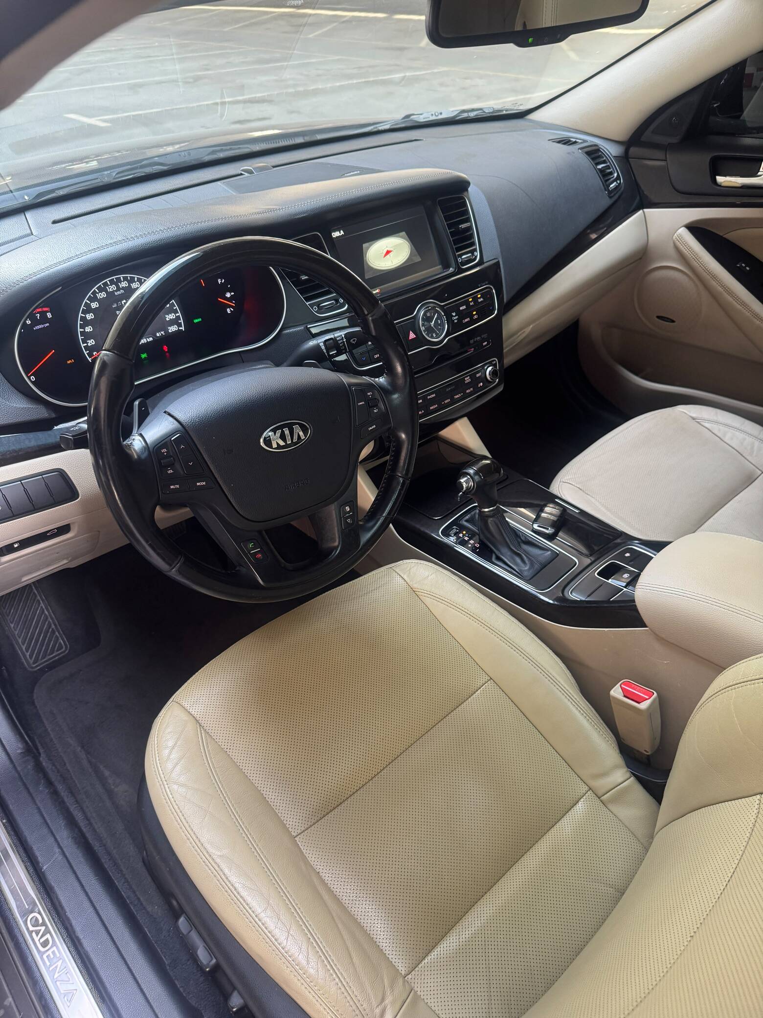 2015 Kia Cadenza photo 2