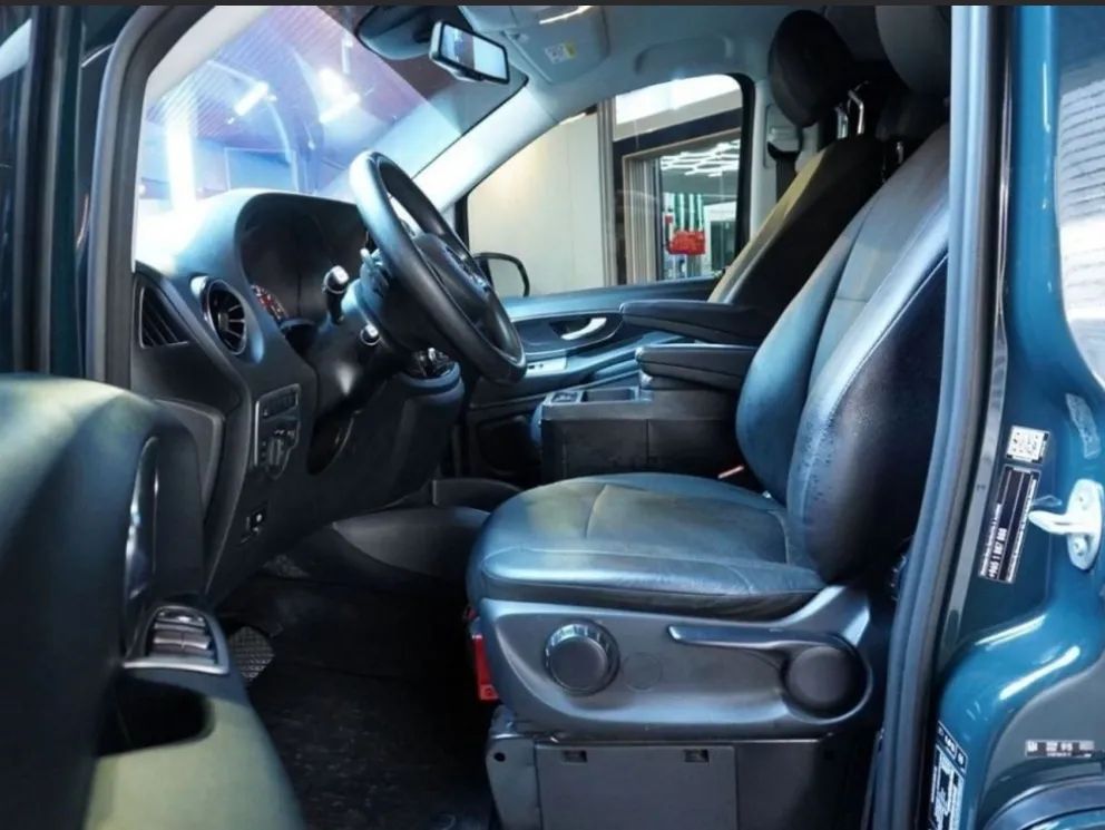 2026 Mercedes-Benz V-Class photo 2