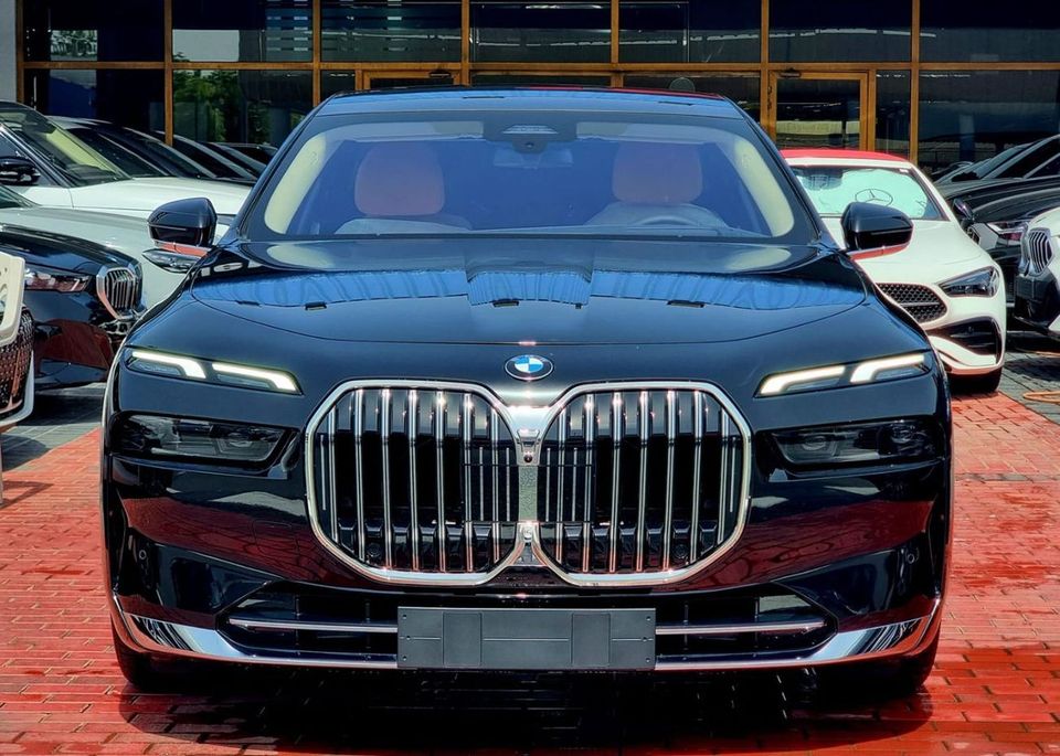 2026 BMW 735i 