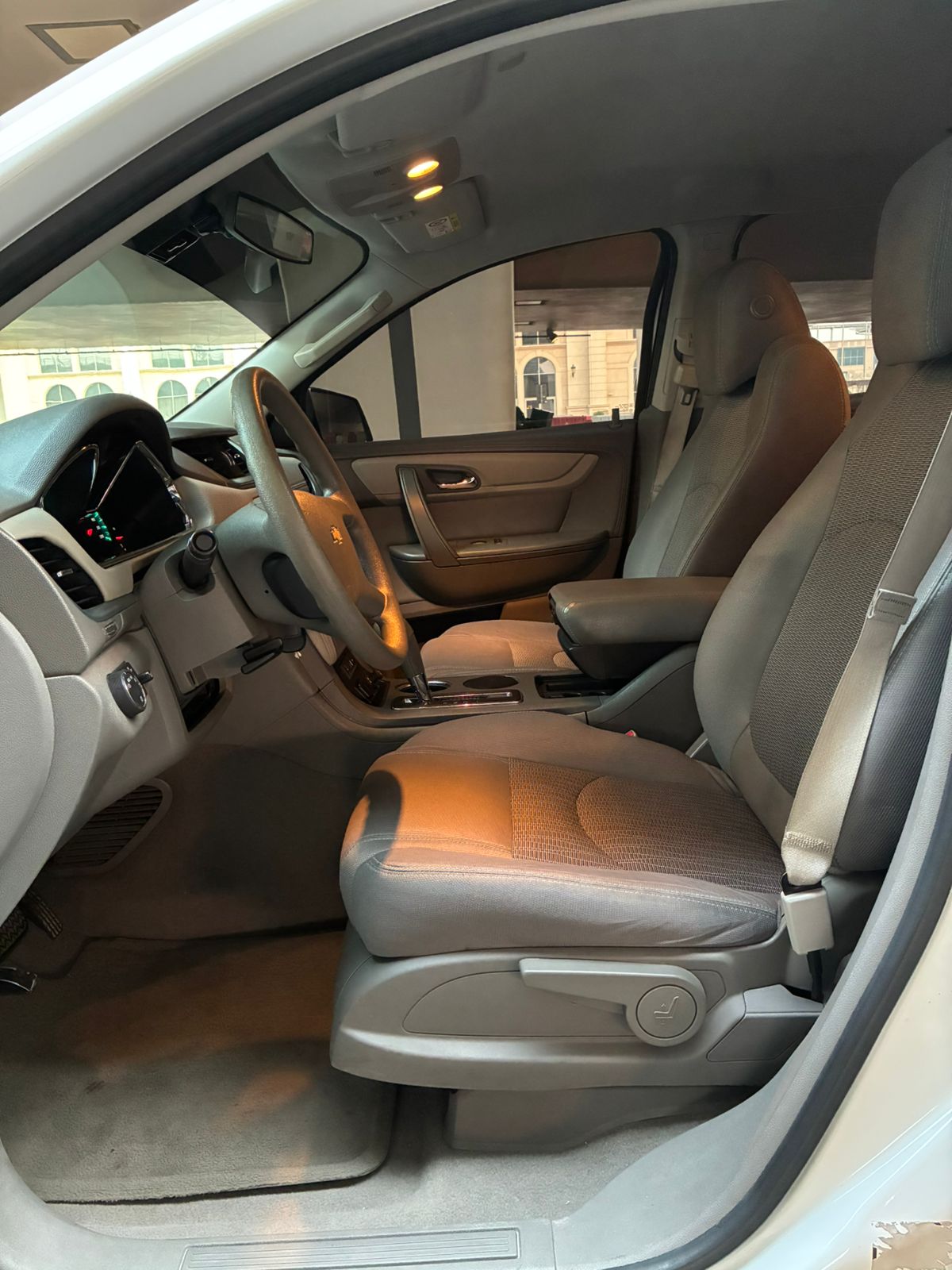 2017 Chevrolet Traverse photo 3