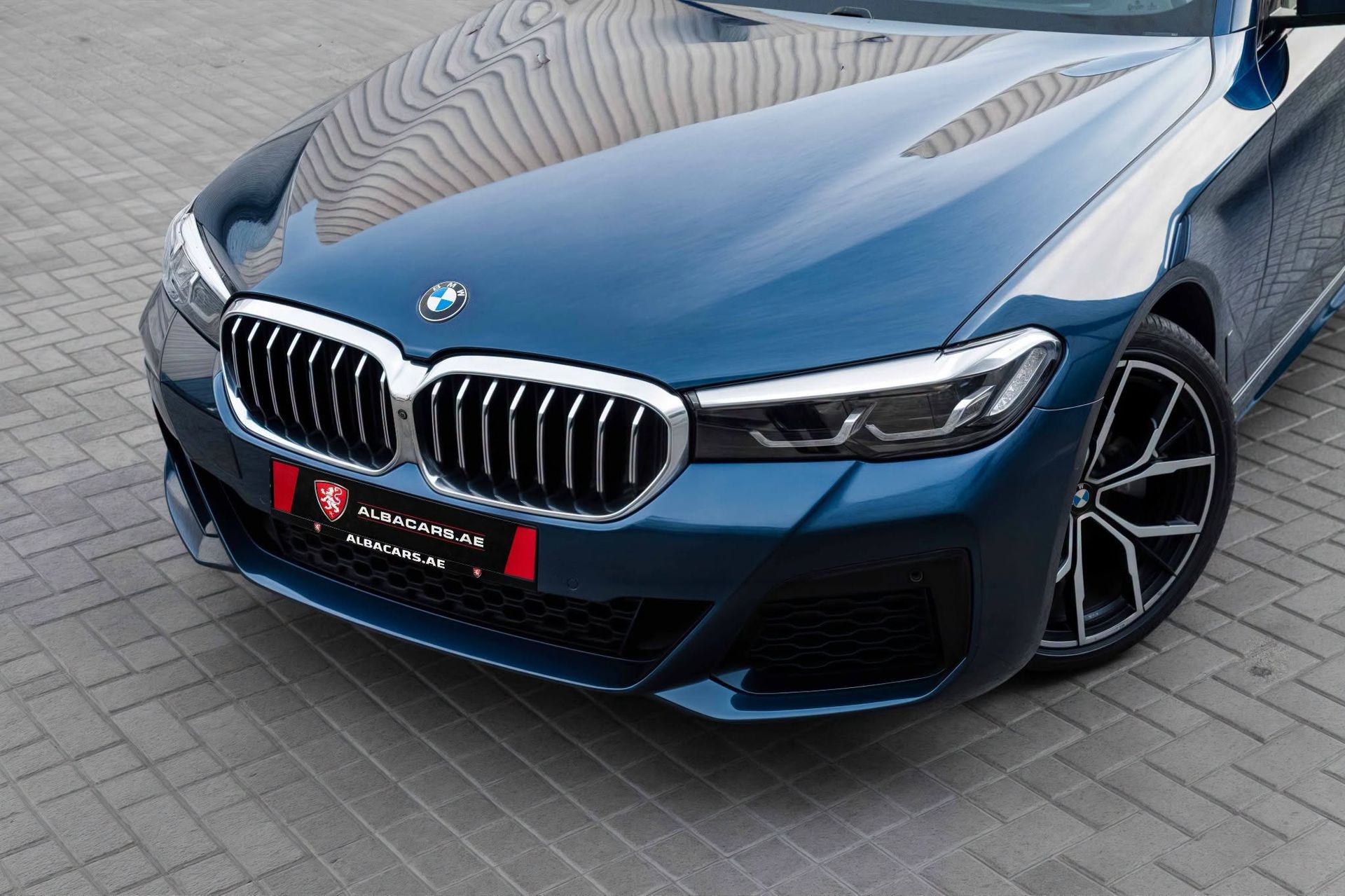 2022 BMW 520i photo 2