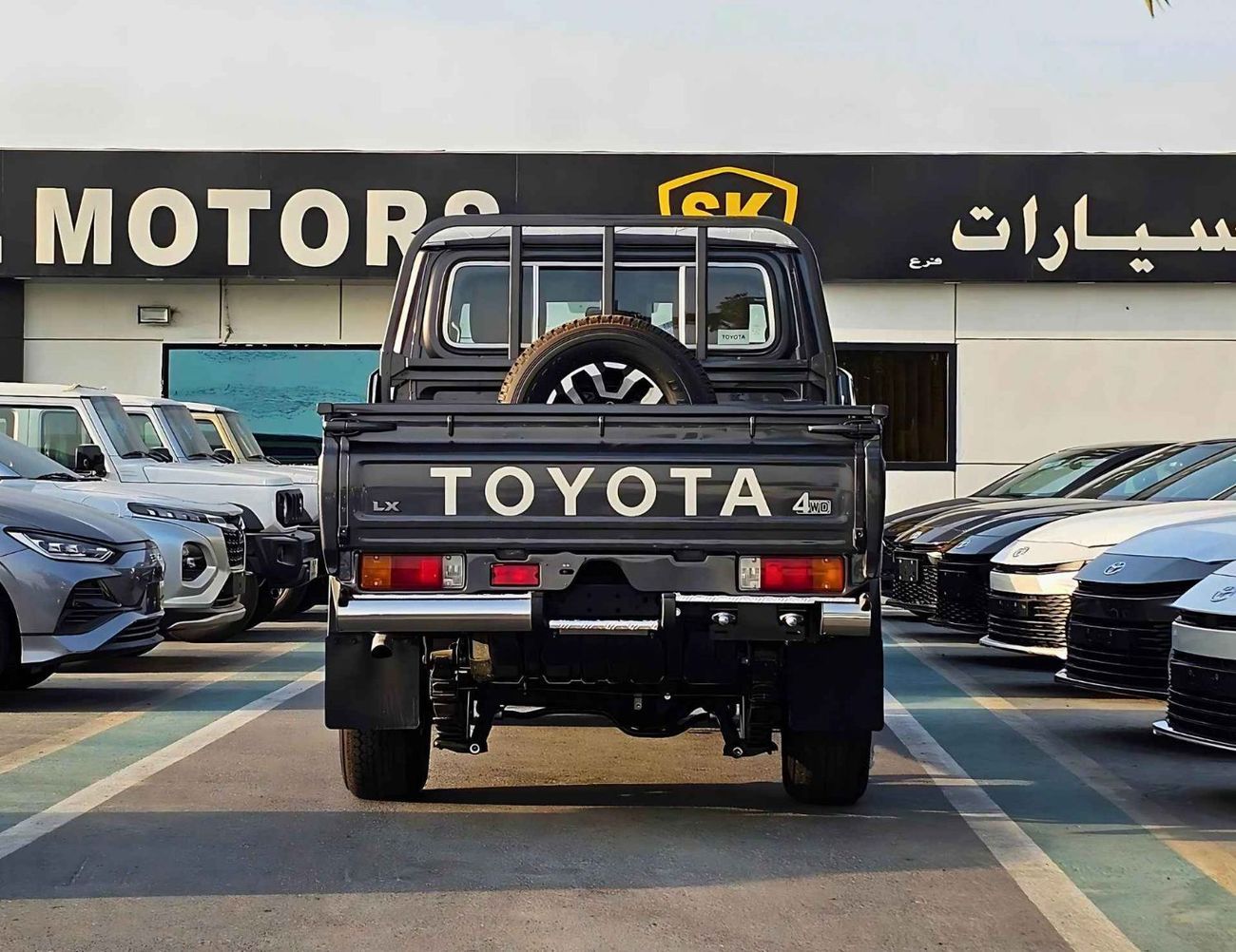 2025 Toyota Land Cruiser Pick Up photo 5