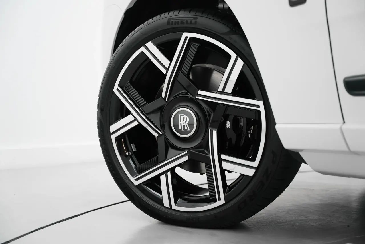 2026 Rolls-Royce Cullinan photo 5