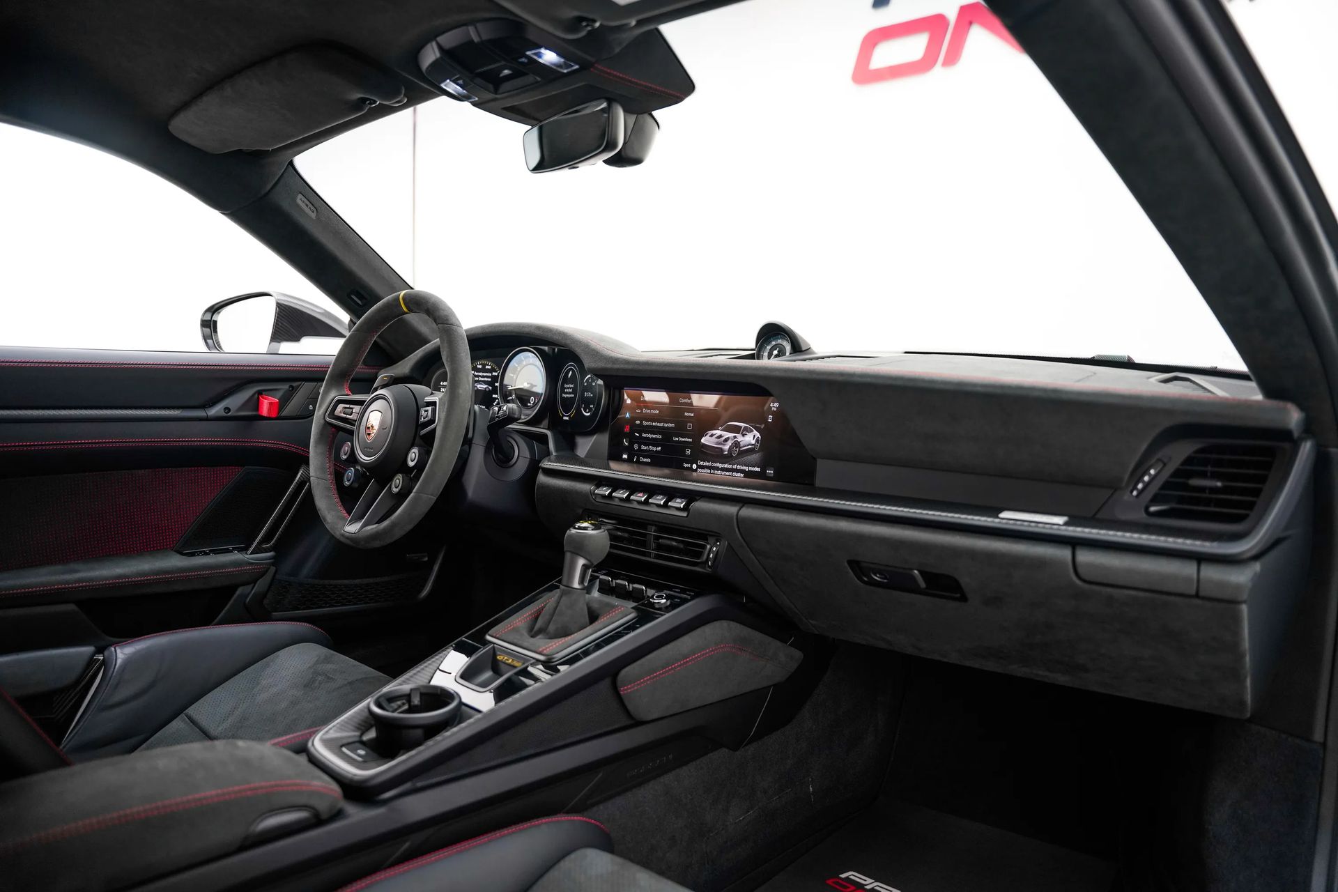 2025 Porsche 911 photo 3