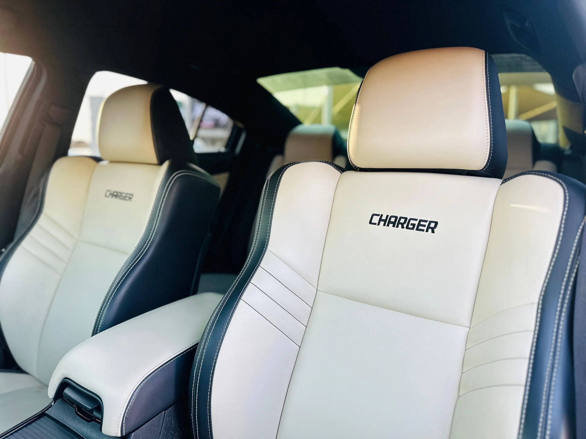 2019 Dodge Charger photo 4