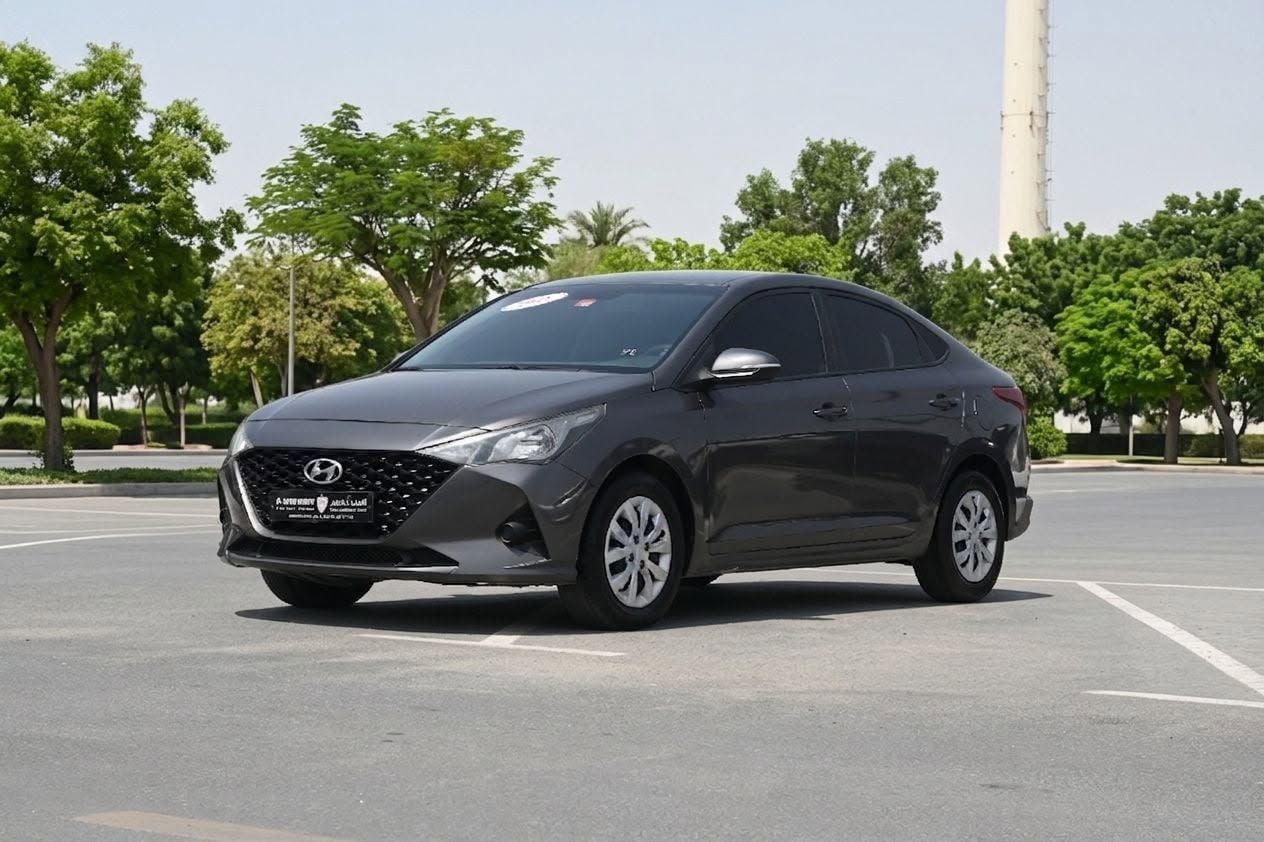 2021 Hyundai Accent photo 2