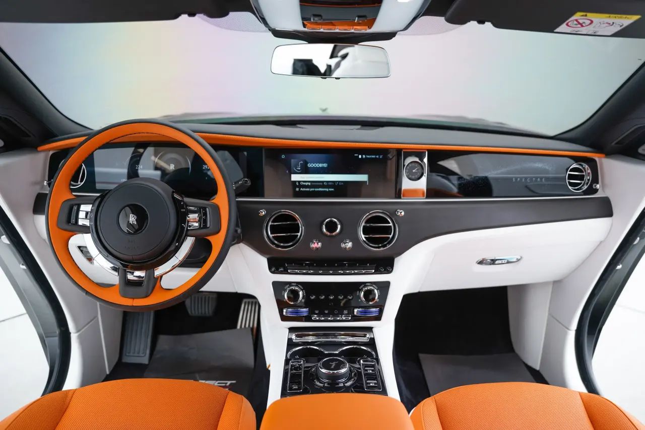 2024 Rolls-Royce Spectre photo 3