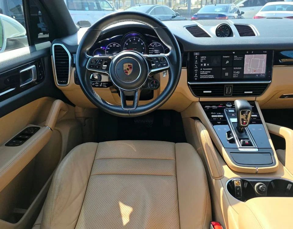 2018 Porsche Cayenne photo 2