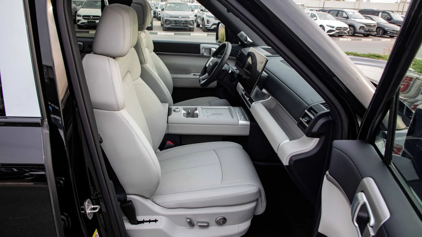 2025 BYD Leopard Titanium 7 DM-i Ultra Edition photo 3