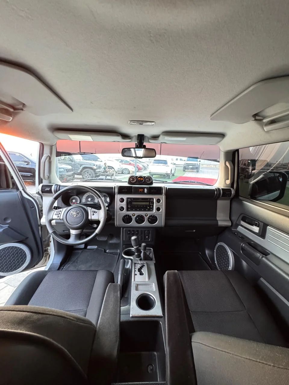 2011 Toyota FJ Cruiser photo 2