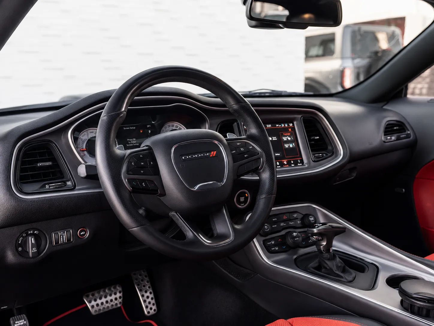 2019 Dodge Challenger photo 2