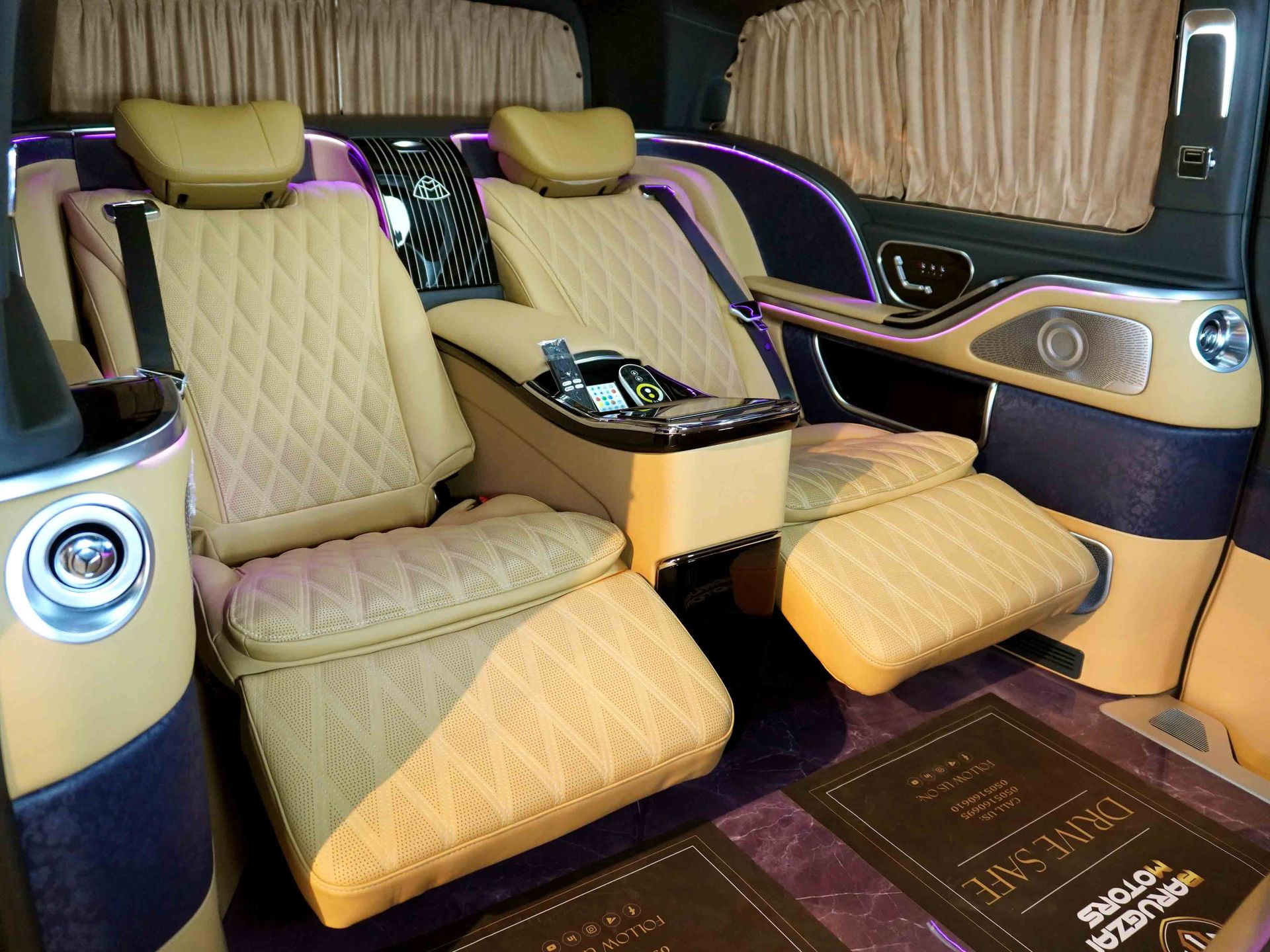 2026 Mercedes-Benz V300 photo 3
