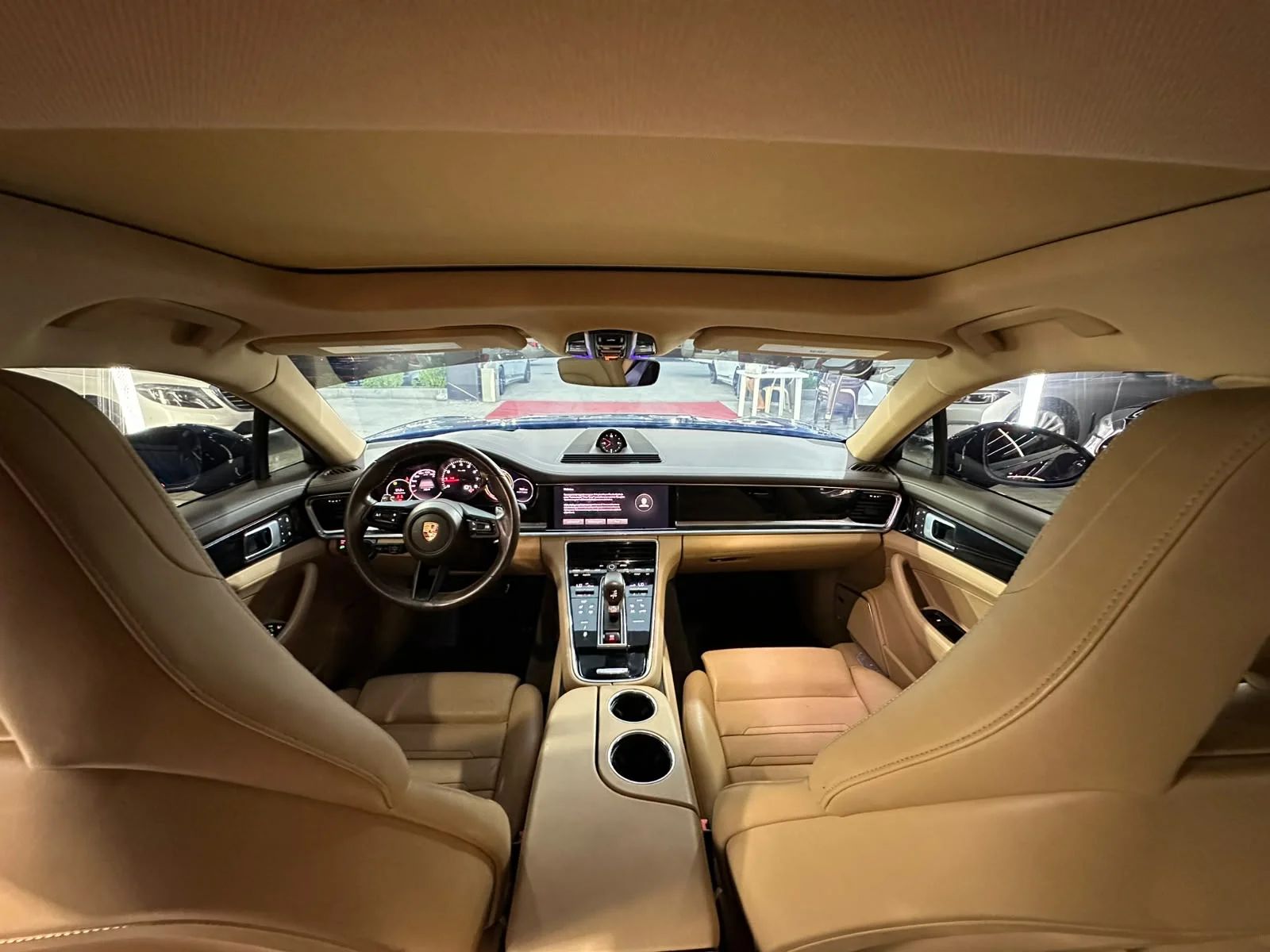 2022 Porsche Panamera photo 4