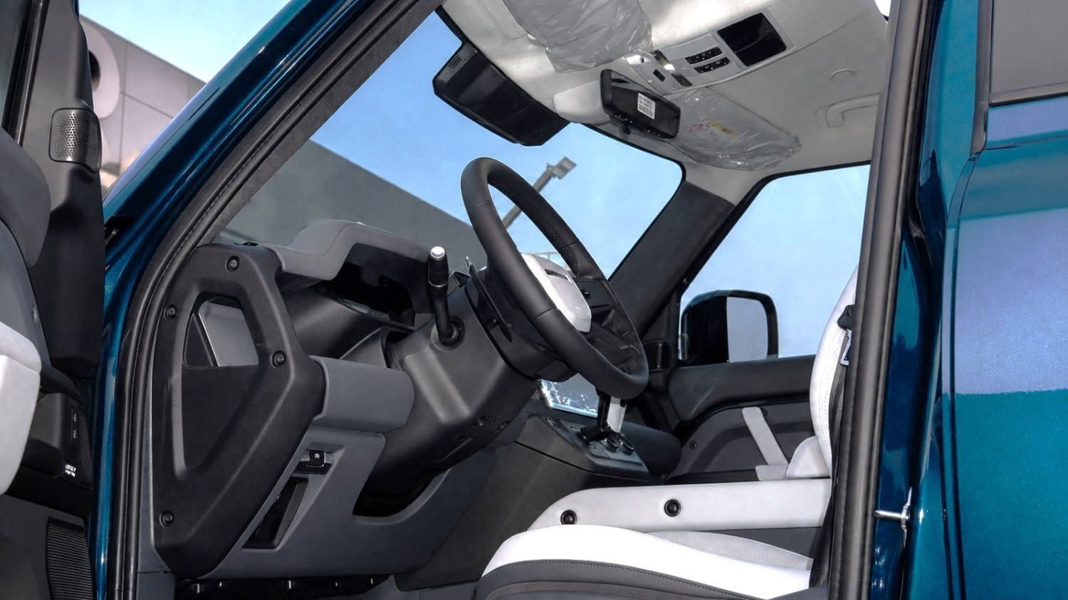 2026 Land Rover Defender 110 photo 3