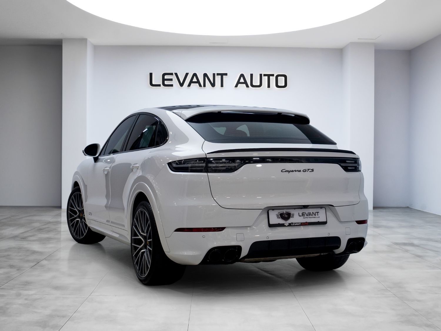 2022 Porsche Cayenne photo 5