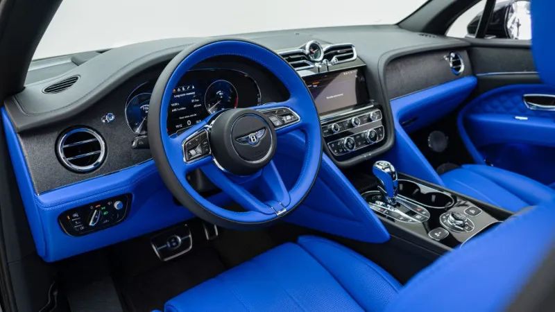 2022 Bentley Bentayga photo 2