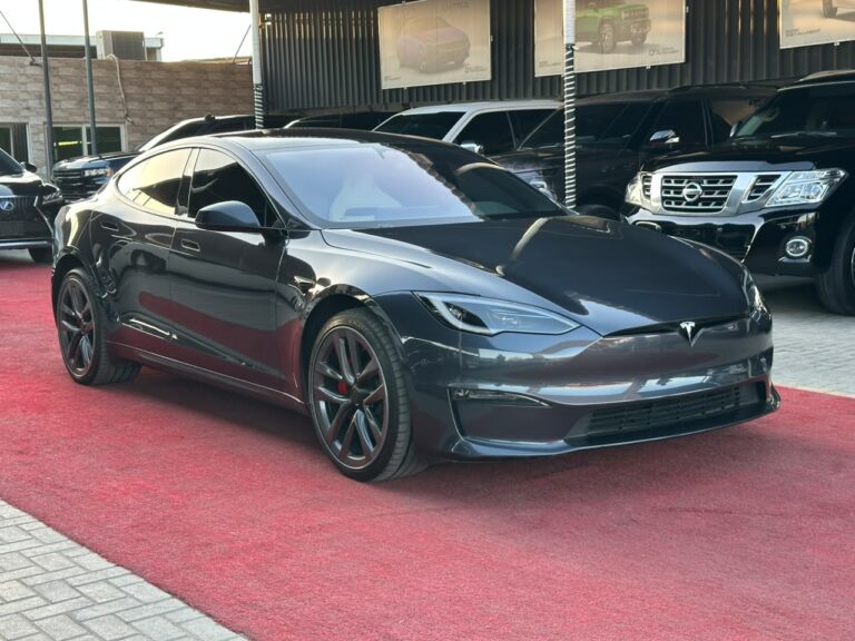 2024 Tesla Model S photo 2
