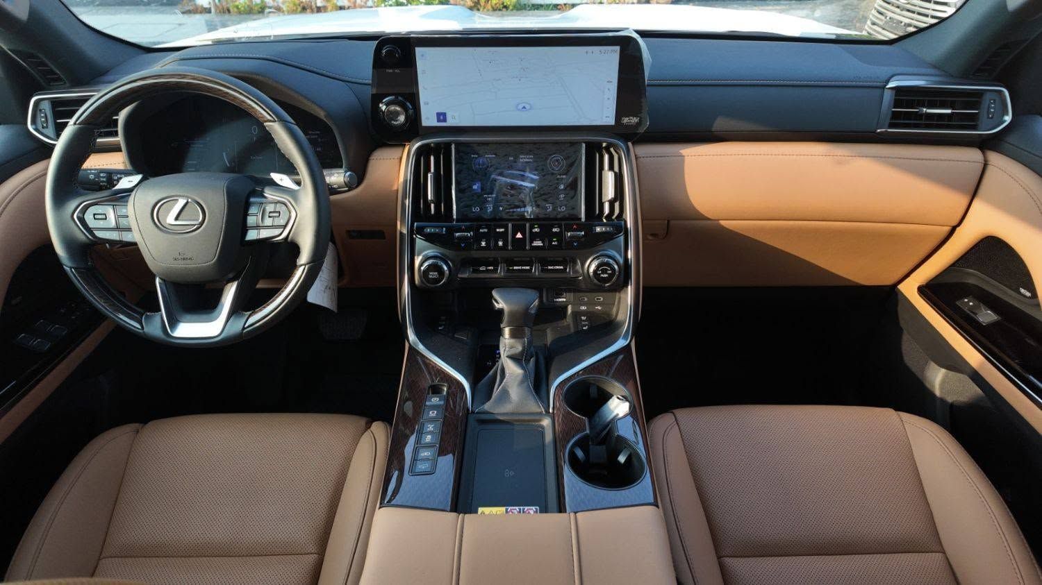 2026 Lexus LX 600 photo 2