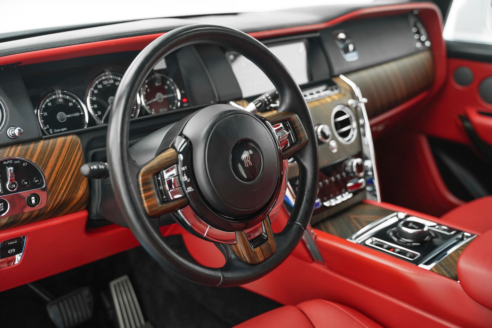 2021 Rolls-Royce Cullinan photo 2