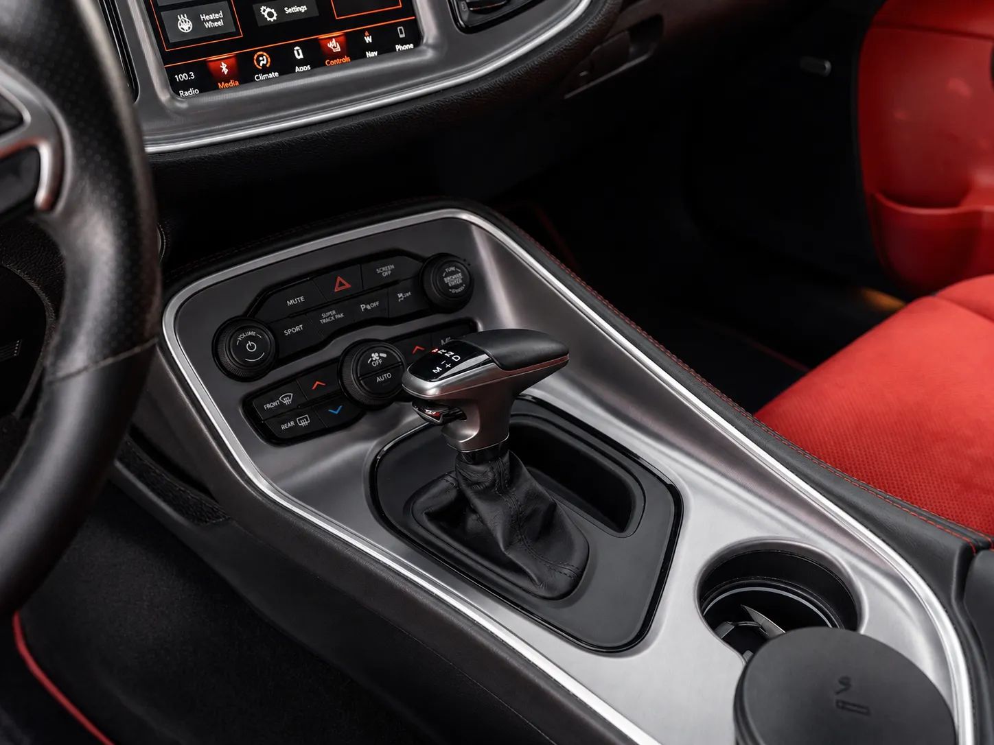 2019 Dodge Challenger photo 3