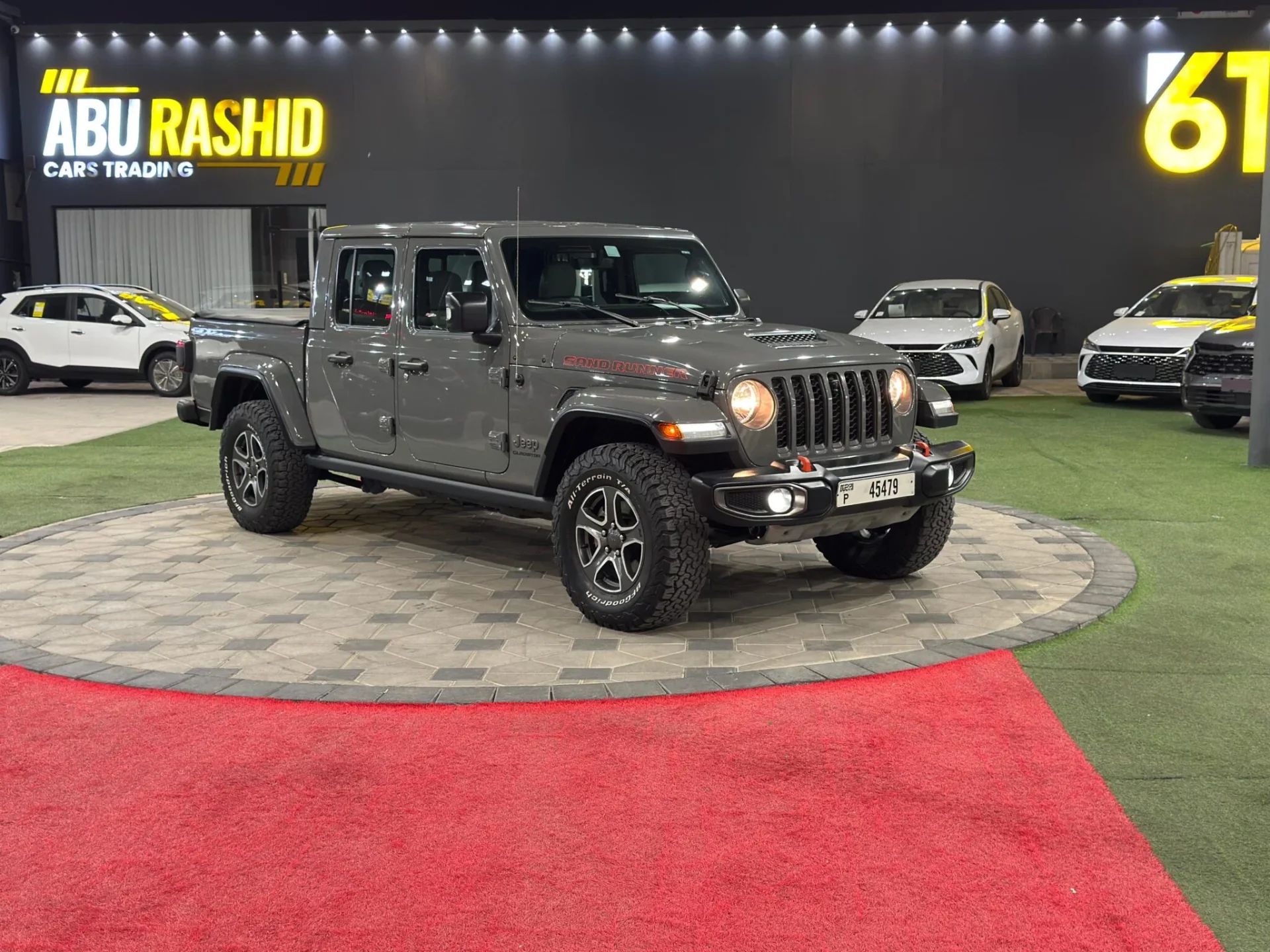 2021 Jeep Gladiator photo 2