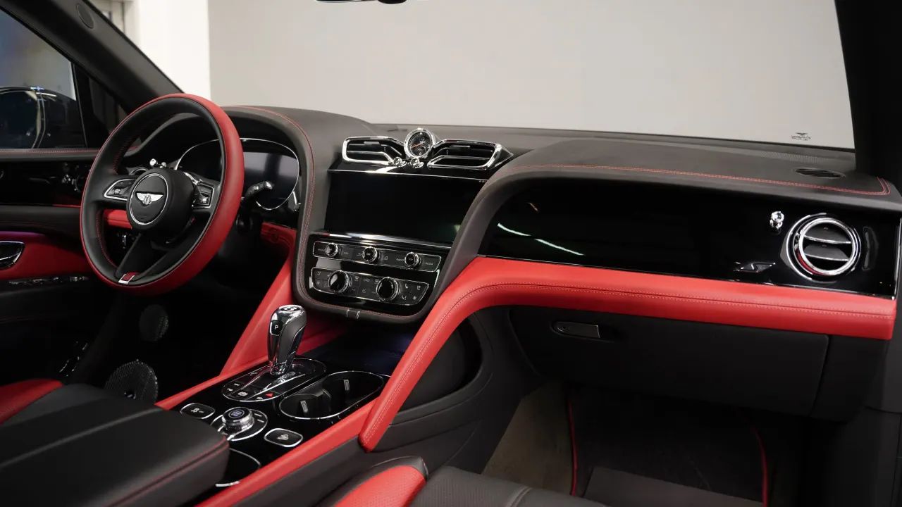 2022 Bentley Bentayga photo 4