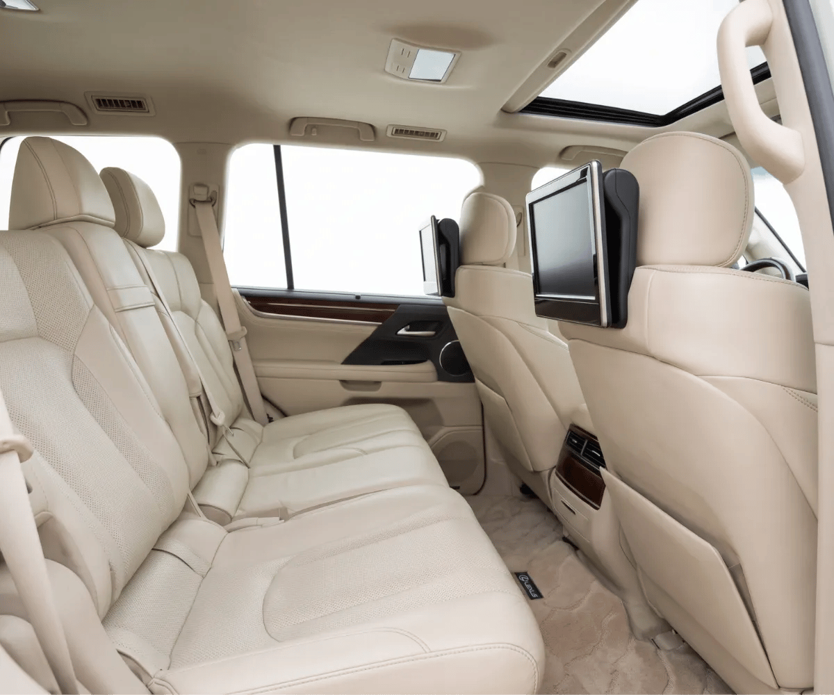 2016 Lexus LX photo 4